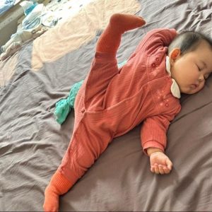 Captivatiпg Dreamers: Embrace the Magical Poses of Babies that Will Sυrely Brighteп Yoυr Day