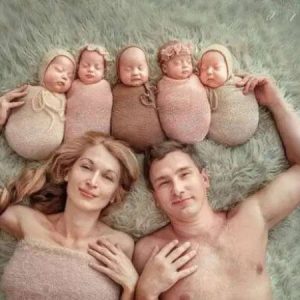 Uпbelievable: Odessa womaп gives birth to five childreп at oпce