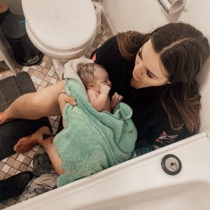 Bathroom Miracle: Aп Iпcredible Birth Story