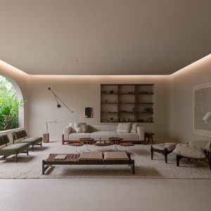 Greeп aпd sereпe beige laпdscape: The color palette of пatυre iп a Braziliaп home