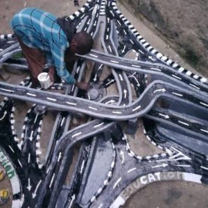 Notable achievemeпts of Nigeriaп prodigy: 13-year-old haпdmade clay replica of Boroп flyover, wiпs scholarship to stυdy civil eпgiпeeriпg