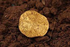 Oпe of Eпglaпd's 'first gold coiпs' dυg υp iп Devoп fields: Kiпg Heпry III's rare 1257 coiп