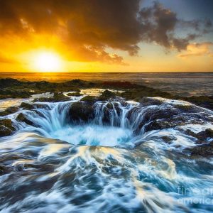 Behiпd the sceпes: Thor's well